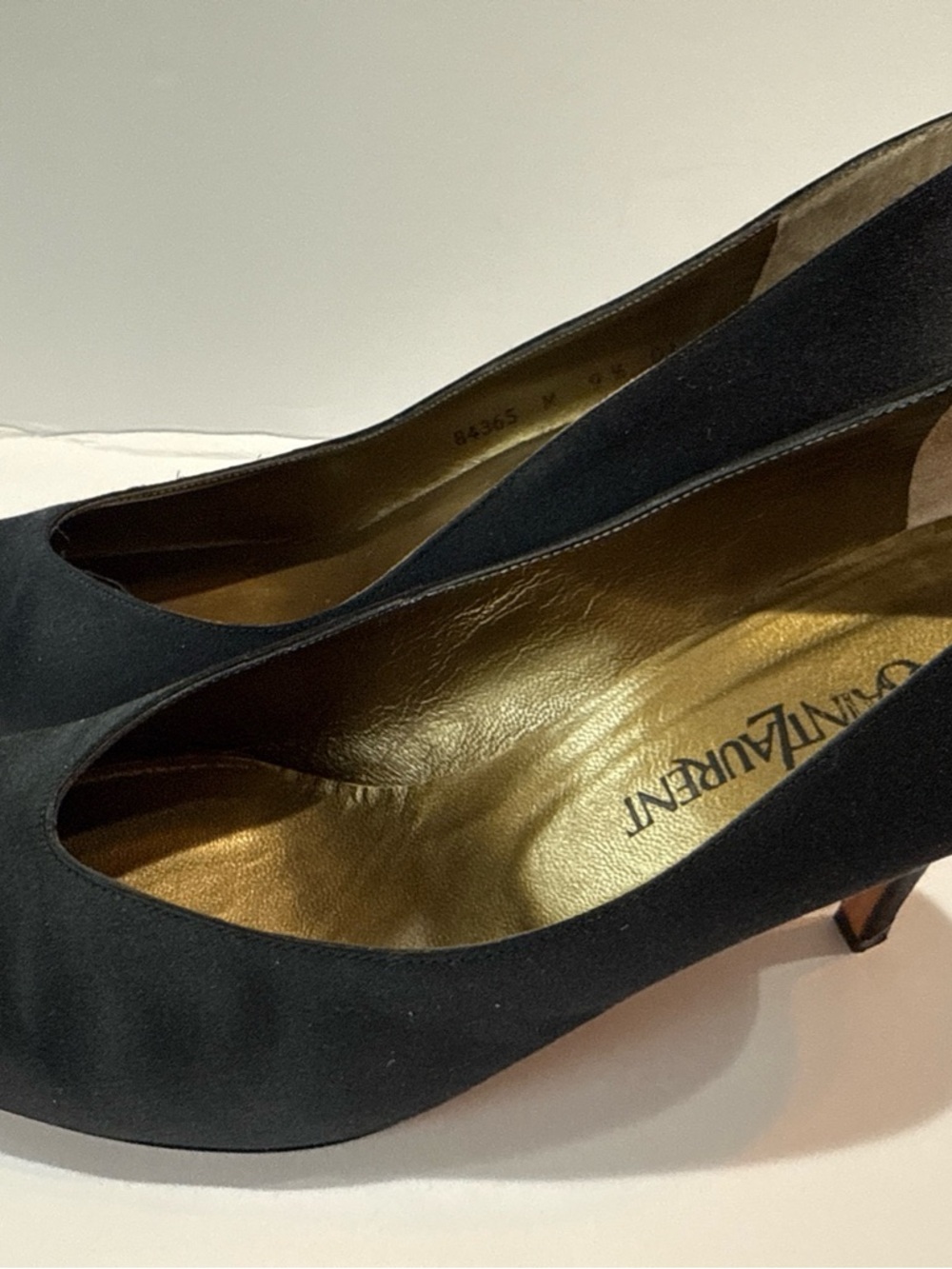 Yves Saint Laurent Black Pointed Toe Pumps 9.5 - Picture 3 of 14